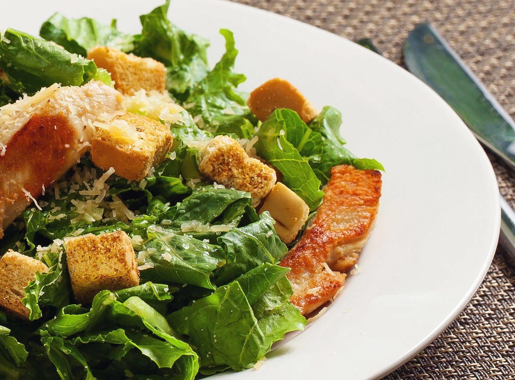 Sites Hotel เมเดยิน ภายนอก รูปภาพ Caesar salad