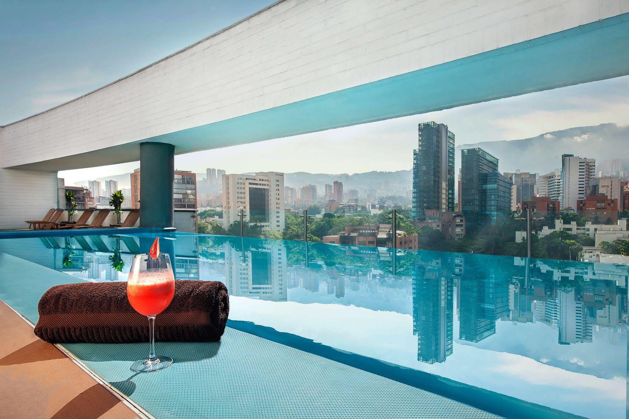 Sites Hotel เมเดยิน ภายนอก รูปภาพ View from the rooftop pool