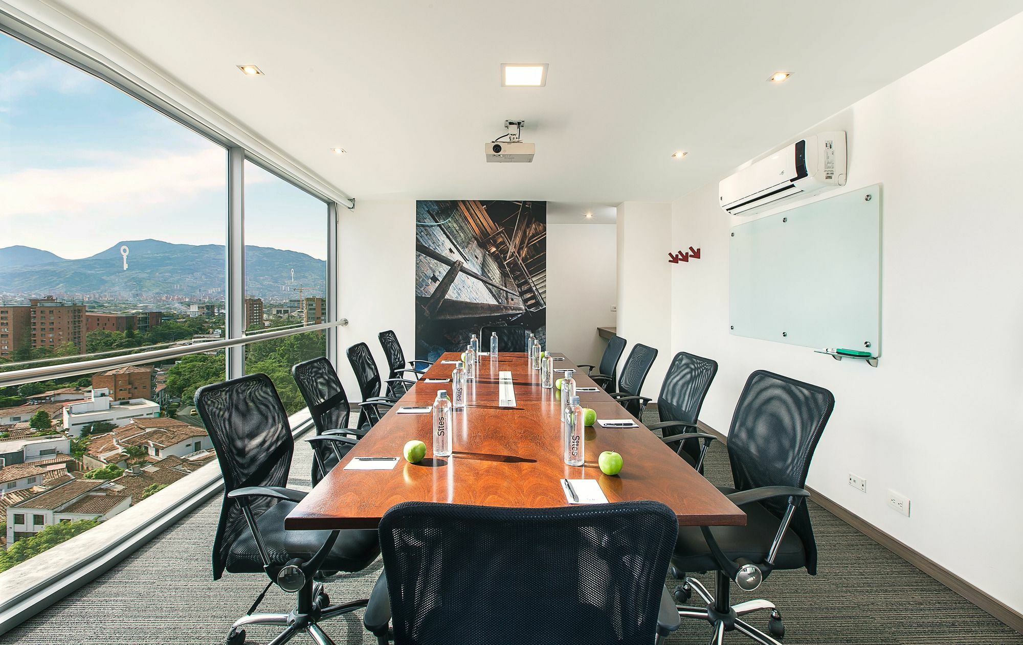 Sites Hotel เมเดยิน ภายนอก รูปภาพ Meeting room at the hotel